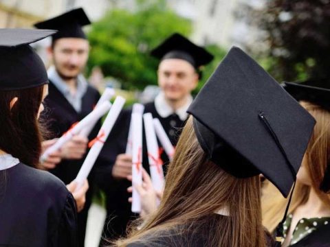 نوشتن معدل یا GPA در رزومه