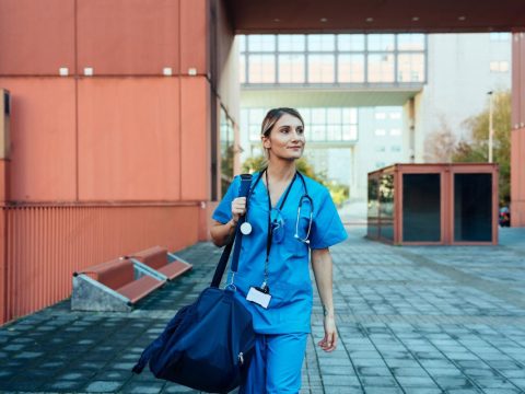 مهاجرت پرستاران به آلمان Nurses' immigration to Germany جمعیت رو به پیری و گسترش مداوم سیستم بهداشت و درمان، تقاضای فزایندهای برای مهاجرت پرستاران به آلمان را ایجاد کرده است. پرستاران ایرانی میتوانند این خلأ را پر کنند و از مشاغل پایدار، حقوق رقابتی، و فرصتی برای تجربه زندگی در یک کشور مدرن و متصل به اروپا بهرهمند شوند.